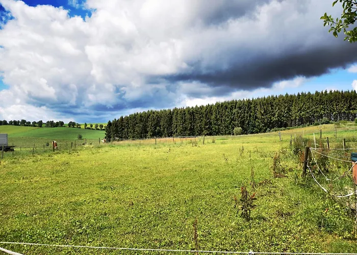 In St Vith With Hot Tub Casa de Férias Amelscheid